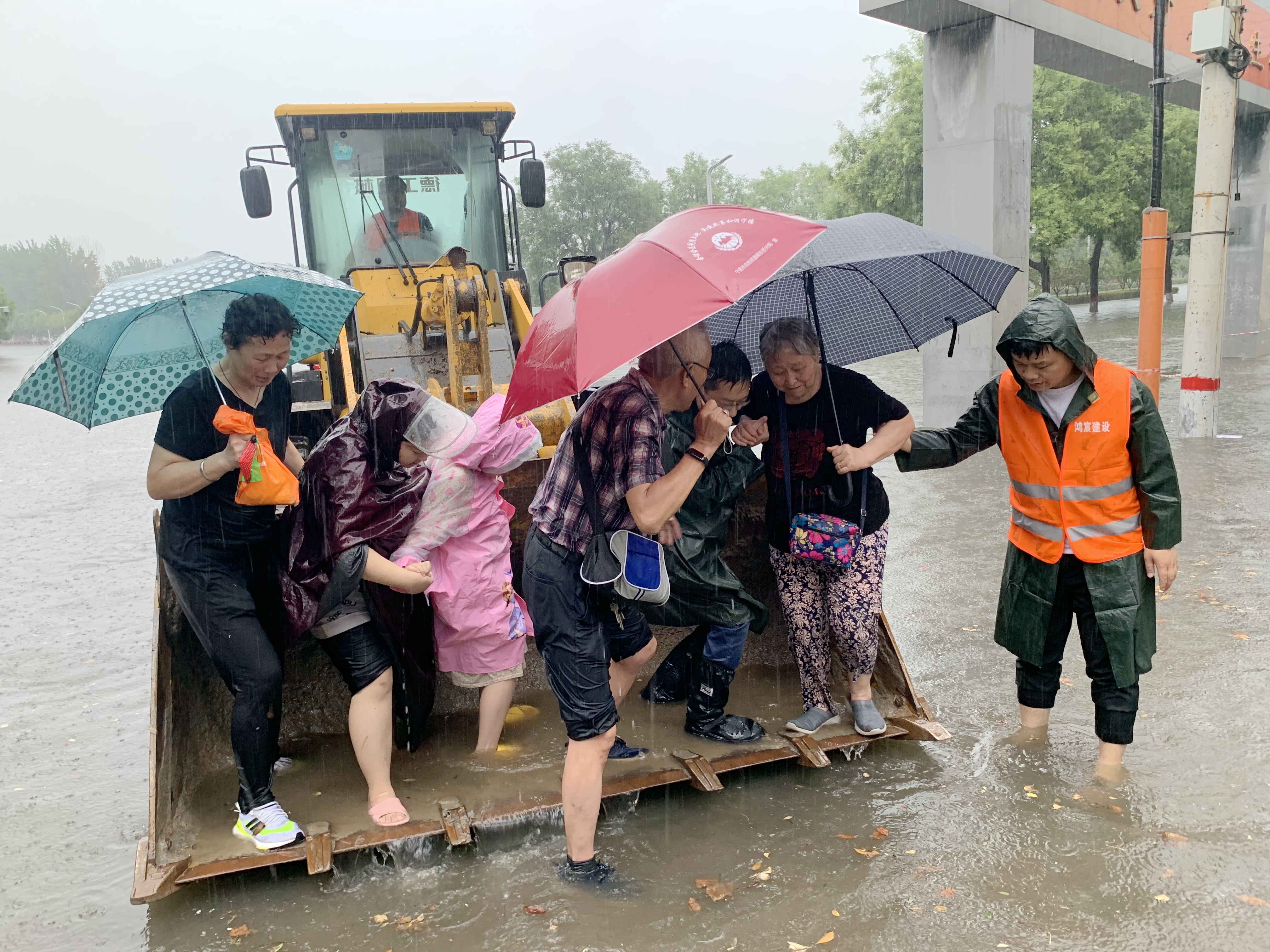【聞汛而動】抗洪搶險|河南鴻宸在行動！